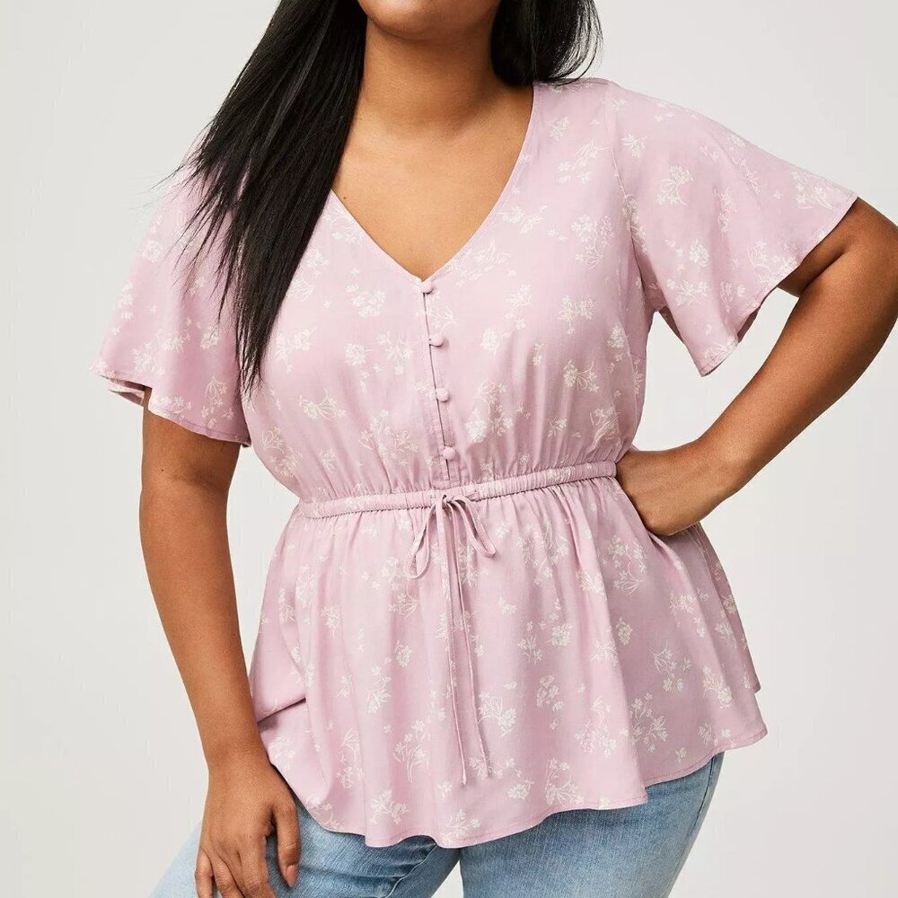 NWT Torrid Ditsy Floral Babydoll Challis Flutter Sleeve Top in Size 1 (14/16)